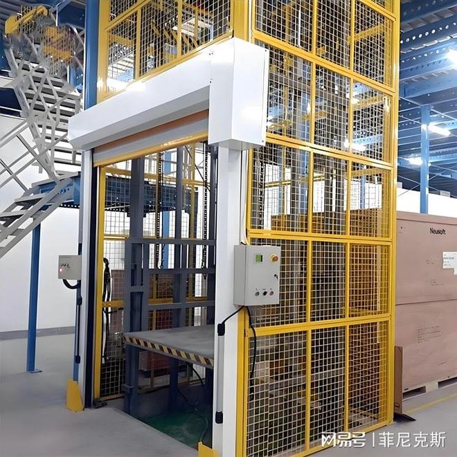 导轨式升降货梯价格1吨到5吨_山东唐工隆启机械升降货梯价格参考_如何正确安装导轨升降货梯